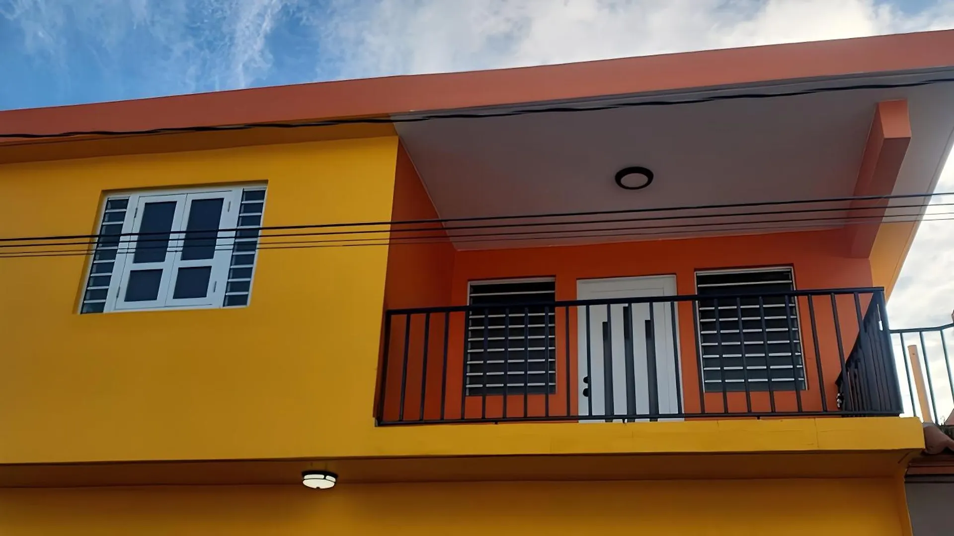Mont Residence Offering A Loft And 3 Bedroom Apartment Steps From The Ferry Vieques