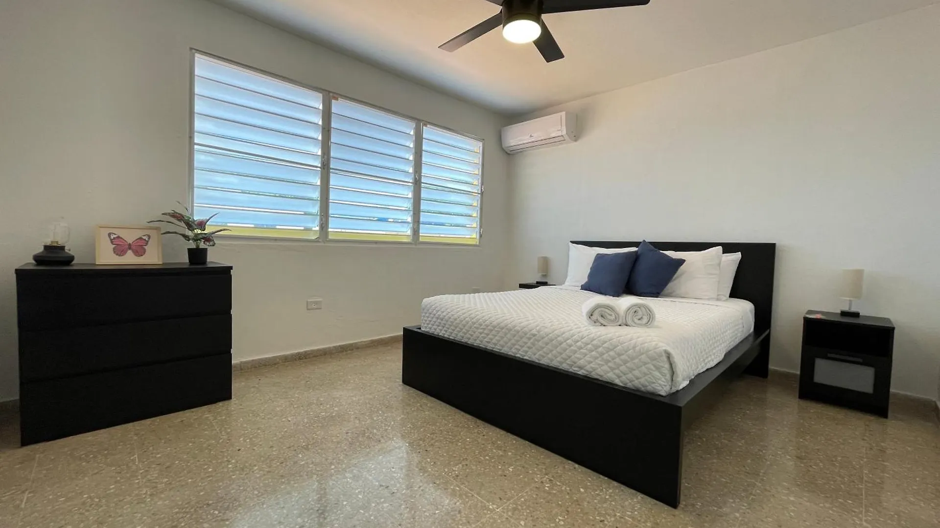 Mont Residence Offering A Loft And 3 Bedroom Apartment Steps From The Ferry Vieques