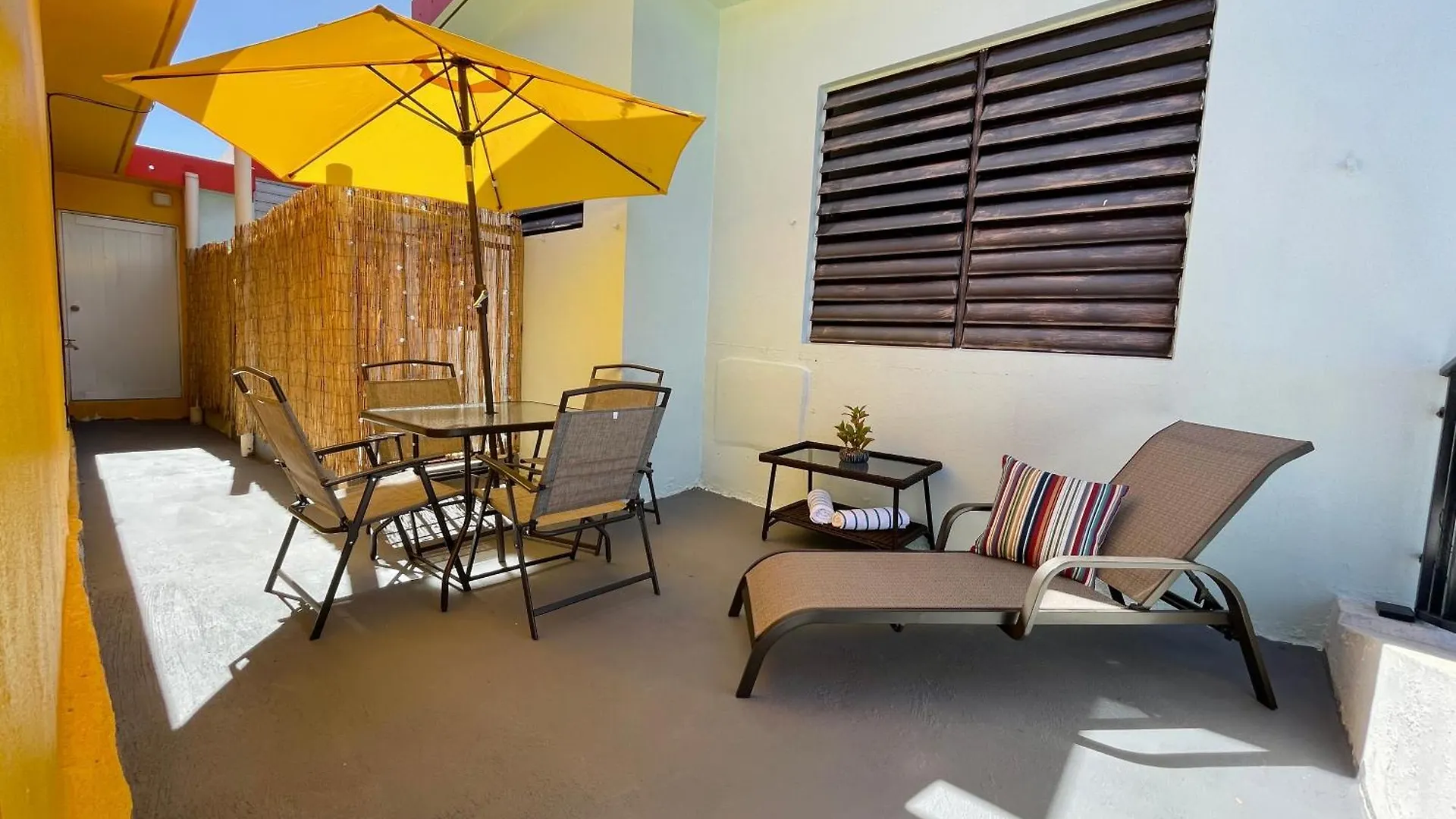 Mont Residence Offering A Loft And 3 Bedroom Apartment Steps From The Ferry Vieques Puerto Rico