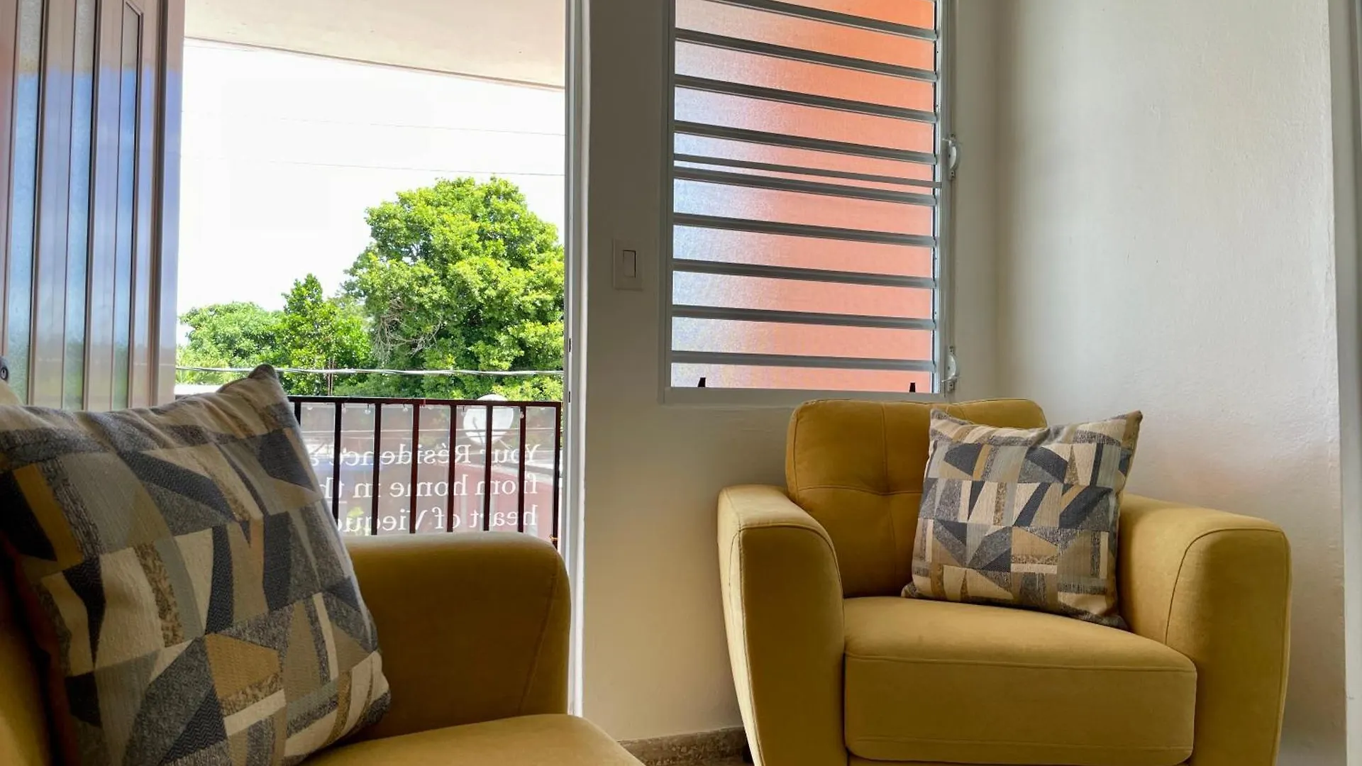 Mont Residence Offering A Loft And 3 Bedroom Apartment Steps From The Ferry Vieques