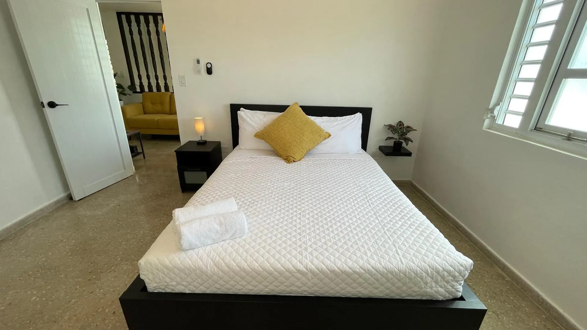 Mont Residence Offering A Loft And 3 Bedroom Apartment Steps From The Ferry Vieques