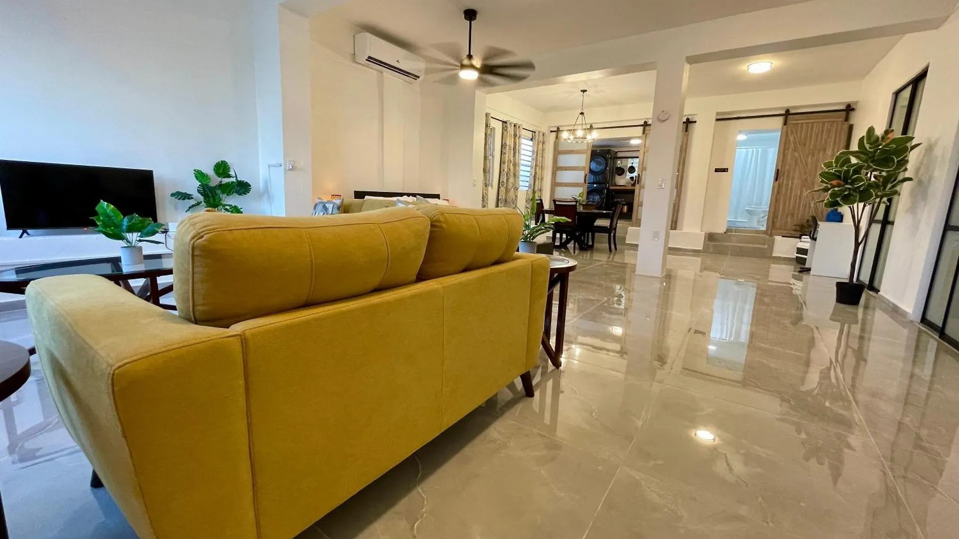 Mont Residence Offering A Loft And 3 Bedroom Apartment Steps From The Ferry Vieques